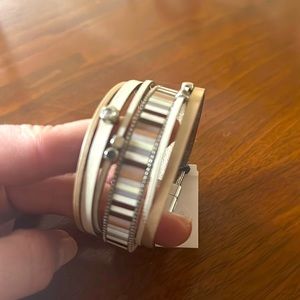NWOT Leather layered magnetic bracelet